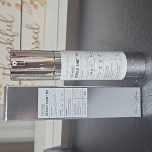 Cica Reeedle Shot 100 Face Serum - Silver. NIB